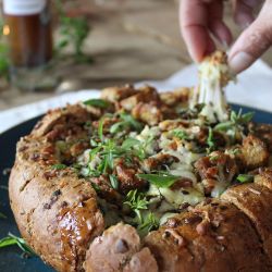 Tear & Share Garlic Cheesy Bread