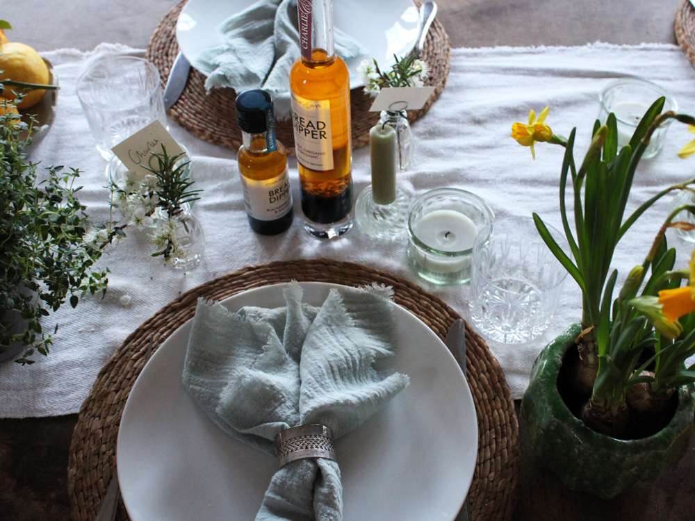 Natural colours in a spring table setting