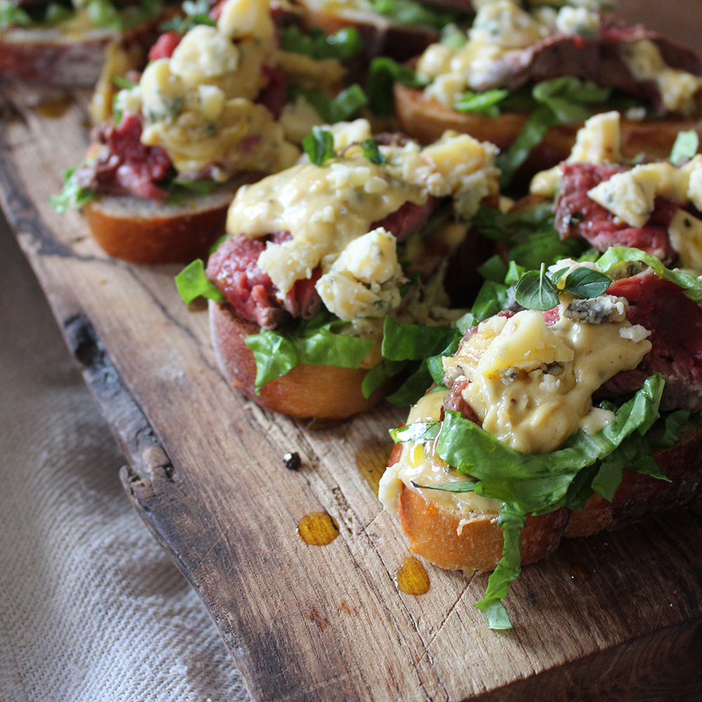 Steak bruschetta