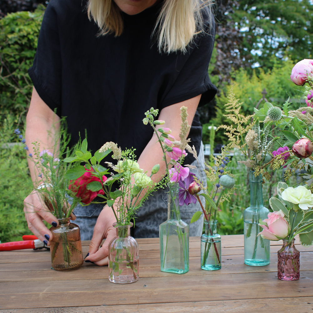 Summer table settings